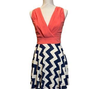 Type Z Coral, Navy, and White Chiffon Lined Dress Women's Size Small‎